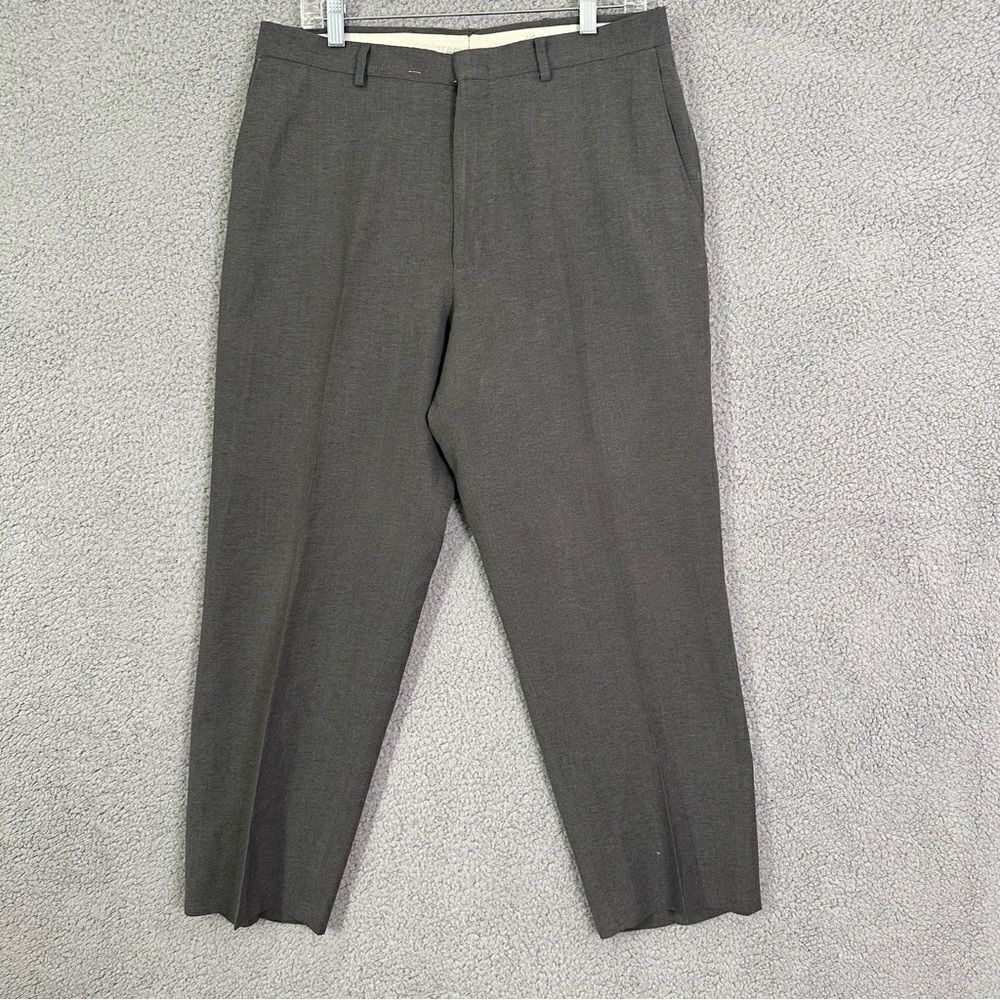 Haggar Gray Flat Front Short Dress Pants Mens 32 PreOwned